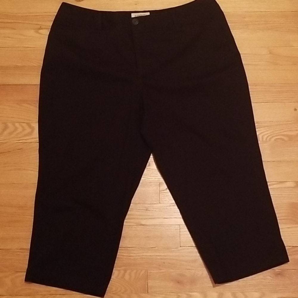 St. John's Bay Securely Slender Capri